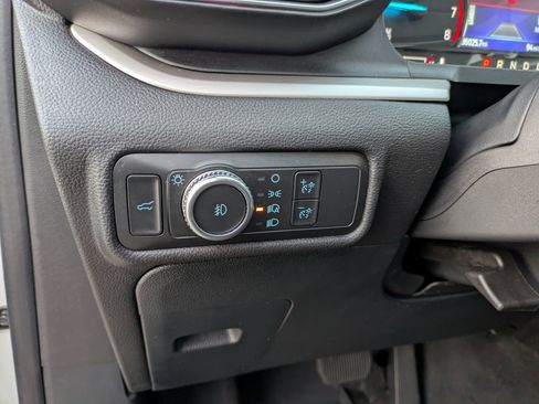 Certified 2022 Ford Explorer XLT w/ Equipment Group 202A image 17