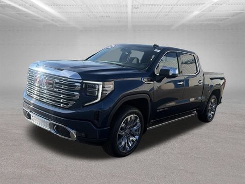 Used 2023 GMC Sierra 1500 Denali w/ Denali Reserve Package AWD/4WD image 4