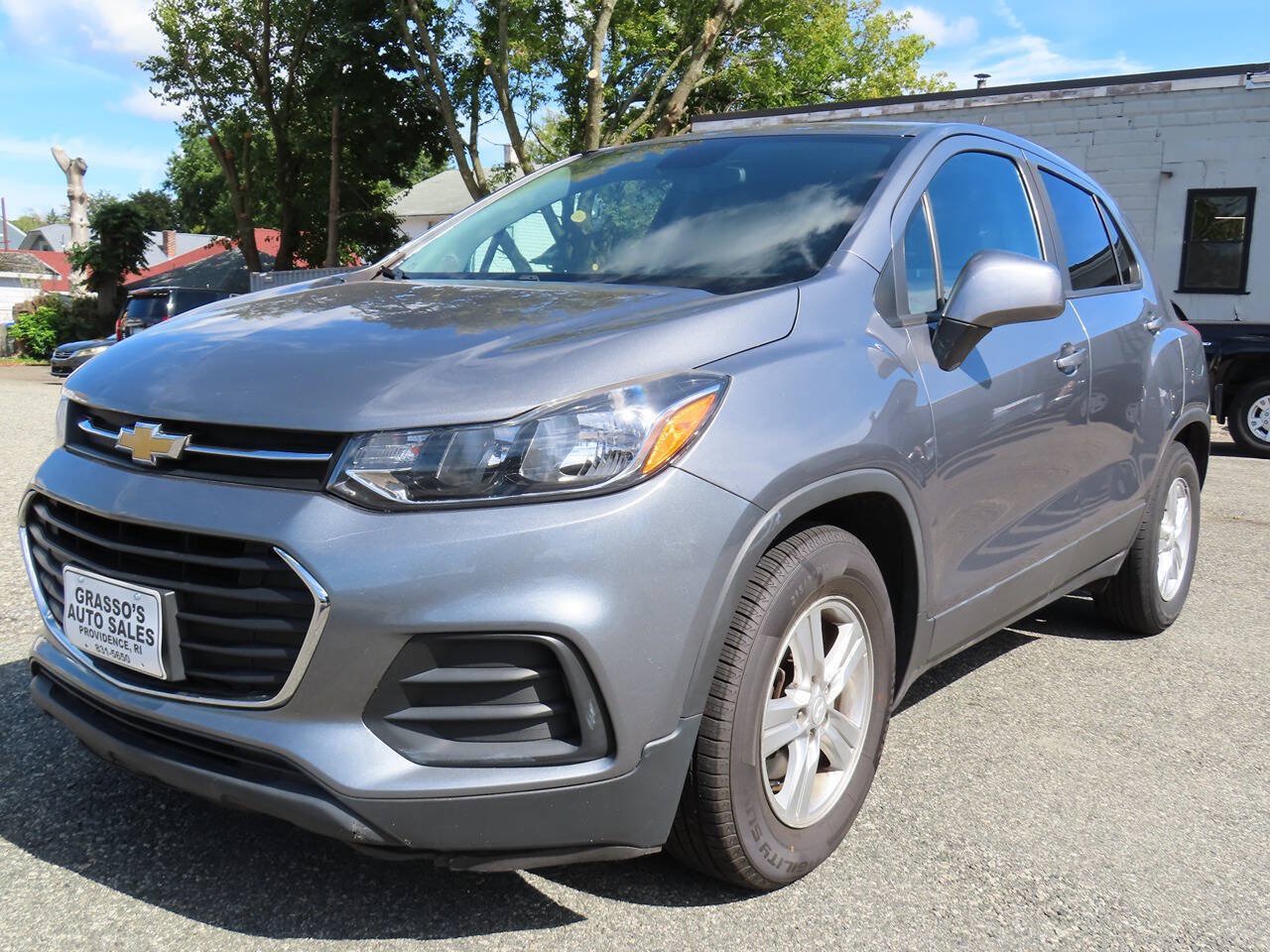 Used 2020 Chevrolet Trax LS w/ Tint and Cruise Package FWD image 1