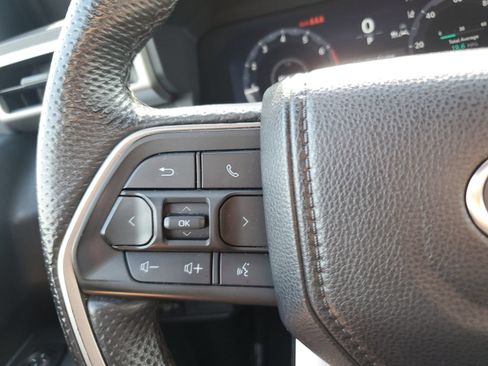 Used 2024 Toyota Tacoma TRD Off-Road AWD/4WD image 21