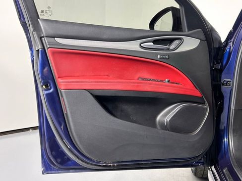 Used 2021 Alfa Romeo Stelvio Ti Sport image 33