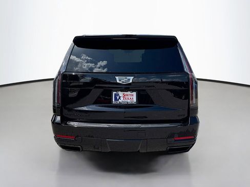 Used 2025 Cadillac Escalade Sport Platinum w/ LPO, Floor Liner Package AWD/4WD image 5