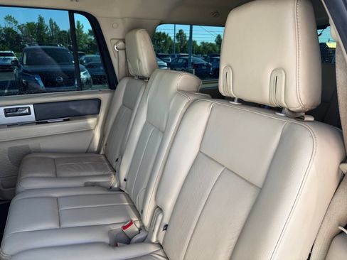 Used 2015 Ford Expedition EL XLT w/ Equipment Group 202A AWD/4WD image 12