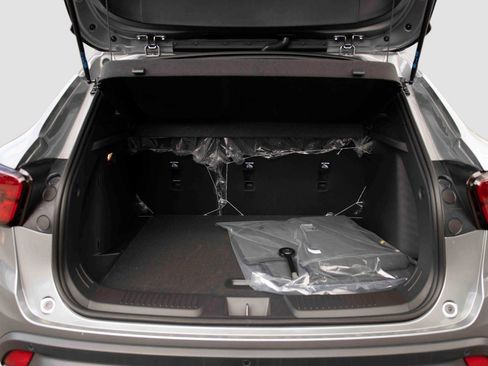 New 2025 Chevrolet Trax RS w/ Sunroof Package FWD image 7