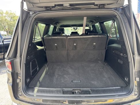 Used 2023 Jeep Wagoneer L Series II image 25