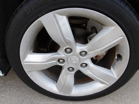Used 2013 Hyundai Veloster w/ Tech Pkg FWD image 28