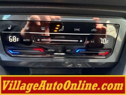 Used 2022 Volkswagen Tiguan SE w/ Panoramic Sunroof Package AWD/4WD image 27