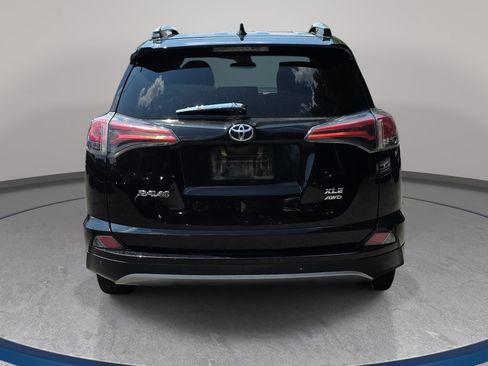 Used 2017 Toyota RAV4 XLE AWD/4WD image 2