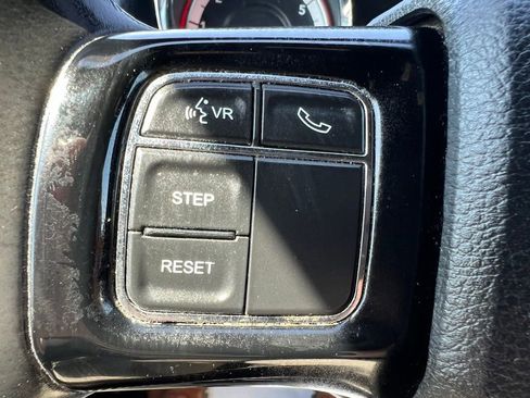Used 2018 Dodge Grand Caravan SXT FWD image 39