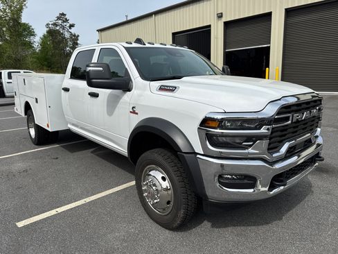 New 2026 RAM 5500 Tradesman w/ Chrome Appearance Group image 3