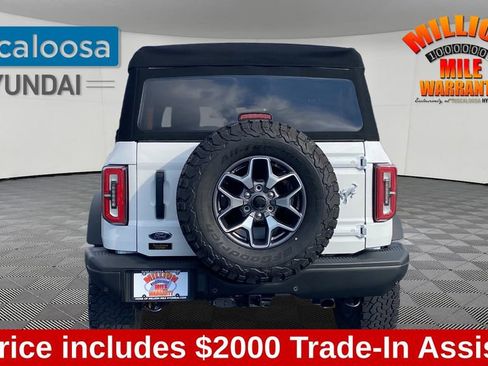 Used 2023 Ford Bronco Badlands image 8