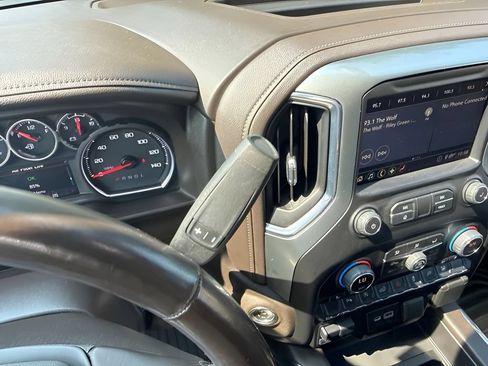 Used 2020 Chevrolet Silverado 1500 LTZ w/ LTZ Texas Edition AWD/4WD image 17
