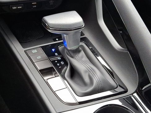 Certified 2025 Hyundai Elantra SEL image 14