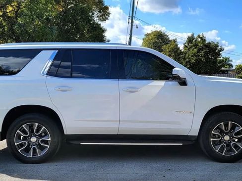 Used 2021 Chevrolet Tahoe LT w/ LT Signature Package image 11