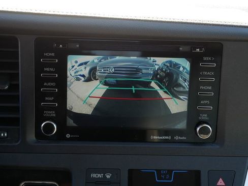 Used 2020 Toyota Sienna XLE w/ XLE Navigation Package image 34