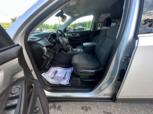 Used 2021 Chevrolet Traverse LT w/ LPO, Floor Liner Package AWD/4WD image 9