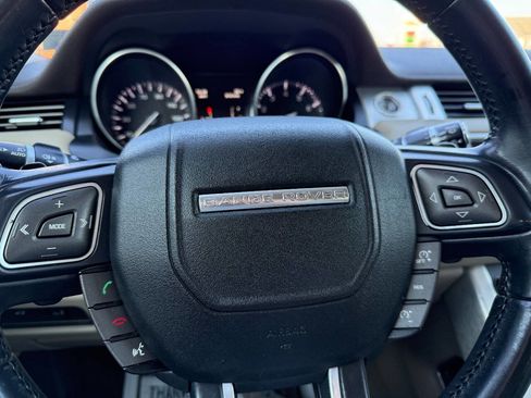 Used 2014 Land Rover Range Rover Evoque Pure image 19