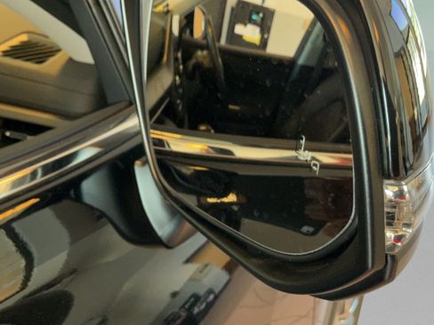 Used 2023 Toyota Highlander XLE FWD image 62