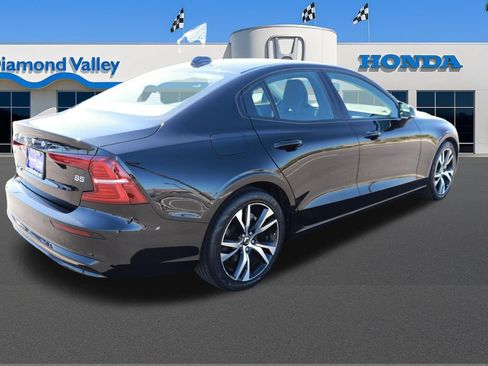 Used 2024 Volvo S60 B5 Core FWD image 8