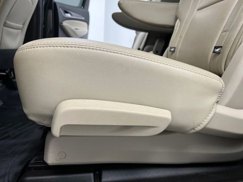 Used 2018 Buick Enclave Premium image 16
