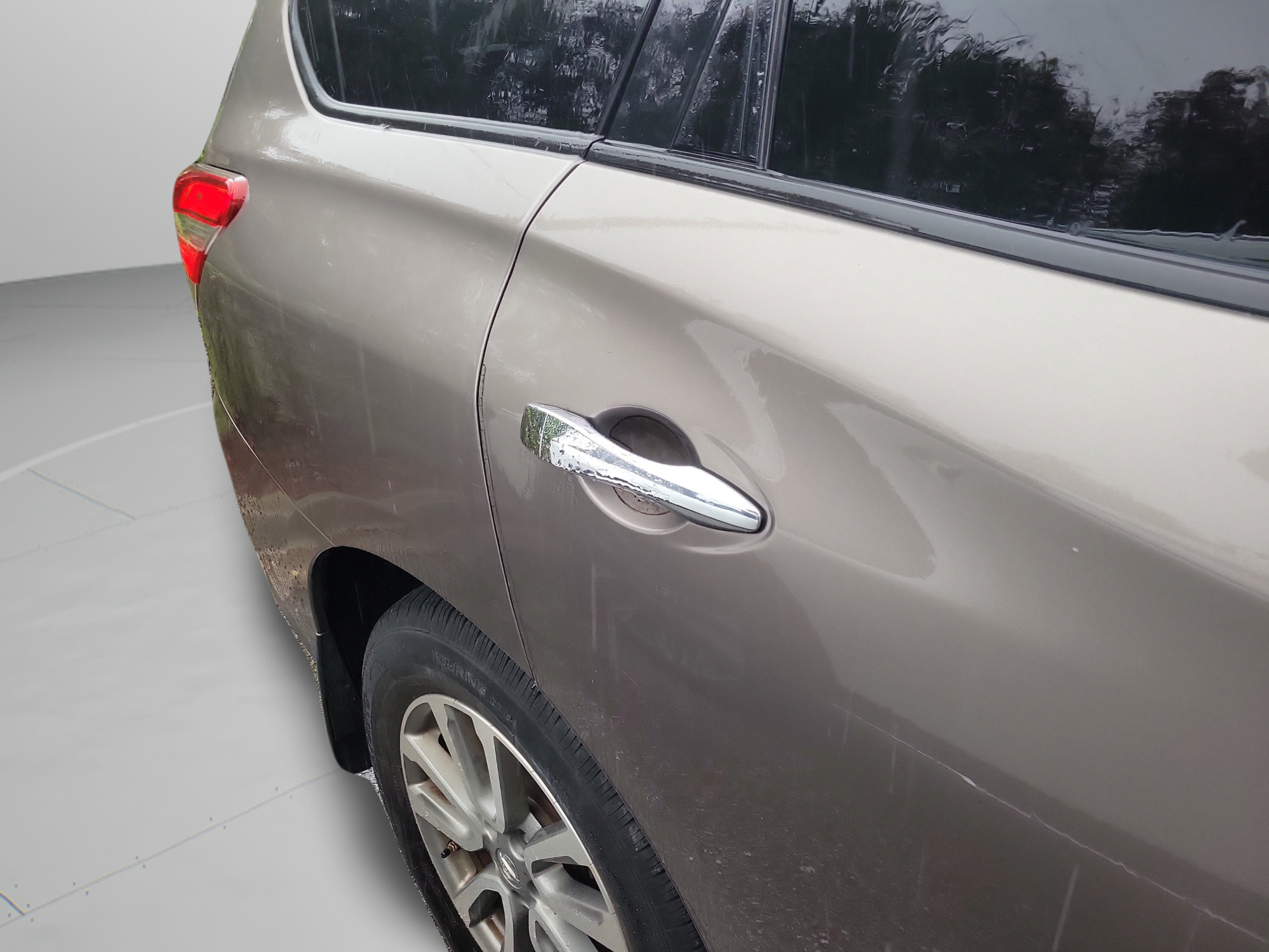 Used 2014 Nissan Pathfinder SV AWD/4WD image 14