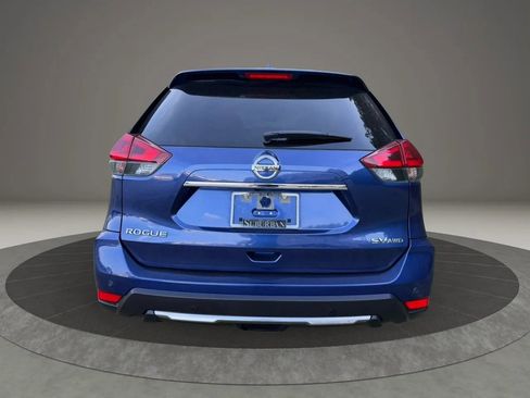 Used 2019 Nissan Rogue SV w/ Sun & Sound Touring Package image 4