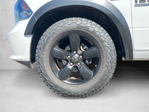Used 2019 RAM 1500 Express w/ Express Value Package AWD/4WD image 9