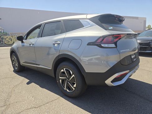 New 2025 Kia Sportage LX image 4