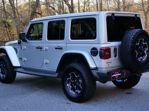 Used 2023 Jeep Wrangler Unlimited Rubicon 4xe w/ Cold Weather Group AWD/4WD image 7