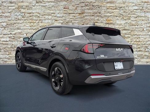 New 2026 Kia Sportage LX image 3