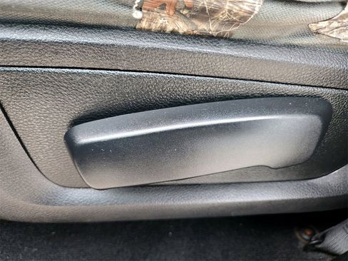 Used 2018 RAM 2500 Tradesman w/ Chrome Appearance Group image 26