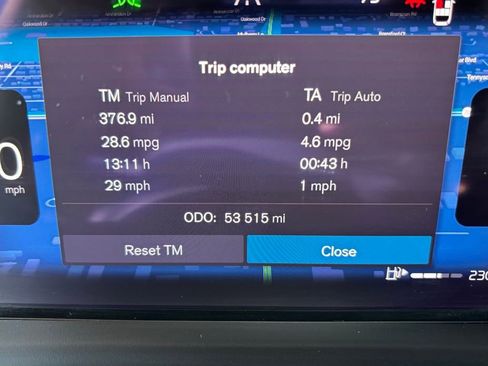 Certified 2023 Volvo XC40 B5 Plus w/ Driver Assist Package AWD/4WD image 8