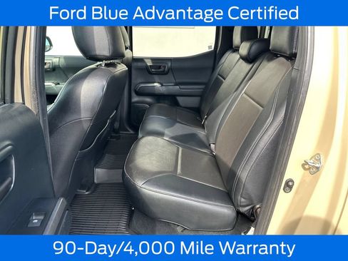 Used 2016 Toyota Tacoma TRD Off-Road w/ Premium & Technology Package AWD/4WD image 16