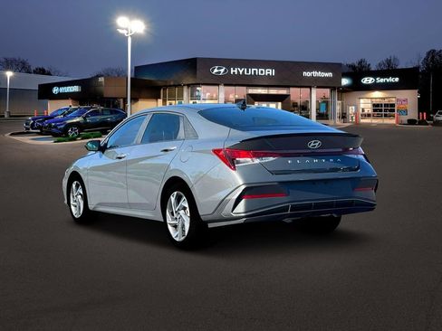 New 2025 Hyundai Elantra Sport image 5