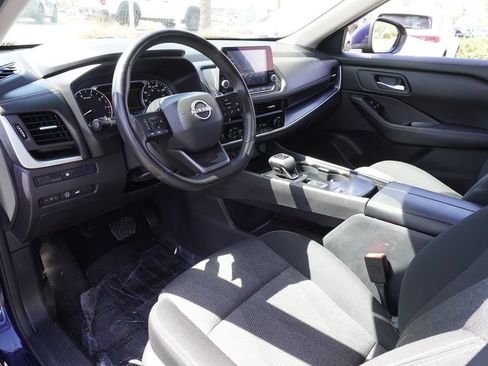Certified 2025 Nissan Rogue SV FWD image 16