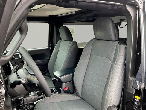 Used 2024 Jeep Wrangler Sport AWD/4WD image 18