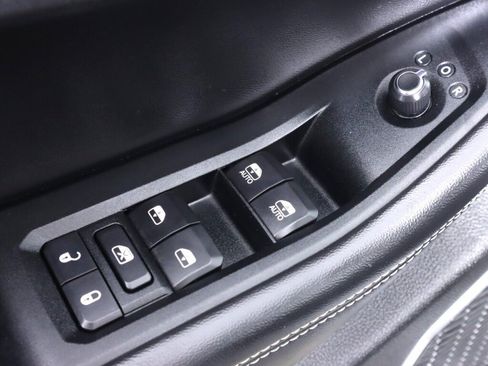 Used 2023 Jeep Grand Cherokee 4WD 4xe w/ Luxury Tech Group II image 32