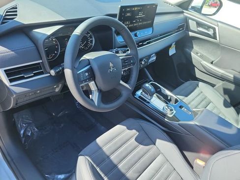 New 2026 Mitsubishi Outlander SE image 21