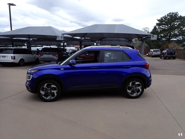 Used 2025 Hyundai Venue Limited FWD image 2