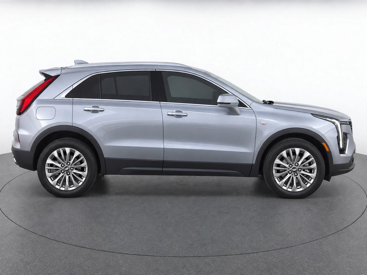 Used 2025 Cadillac XT4 Premium Luxury FWD image 8