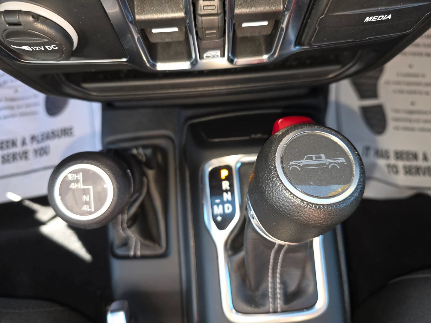 Used 2021 Jeep Gladiator Overland AWD/4WD image 14
