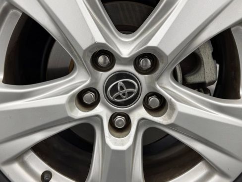Certified 2021 Toyota RAV4 XLE FWD image 17