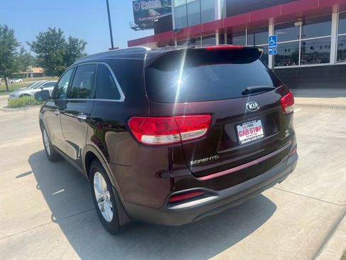 Used 2016 Kia Sorento FWD image 8