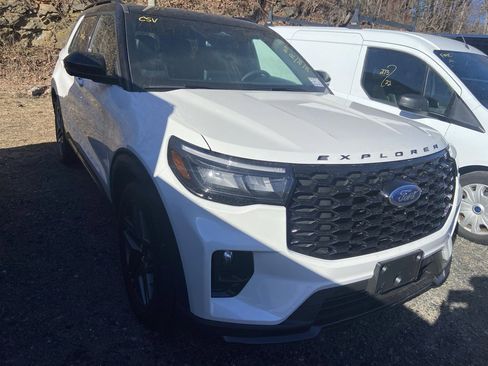 Used 2025 Ford Explorer ST w/ Sun And Sound Package image 12