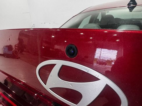 Used 2025 Hyundai Elantra Limited FWD image 25