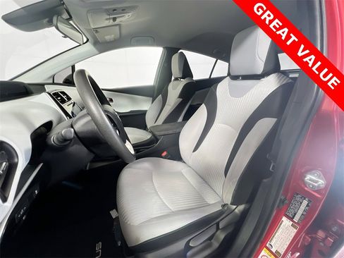 Used 2017 Toyota Prius Two w/ Carpet Mat Package image 19