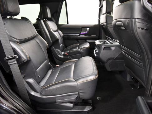 Used 2025 Ford Expedition Tremor AWD/4WD image 19