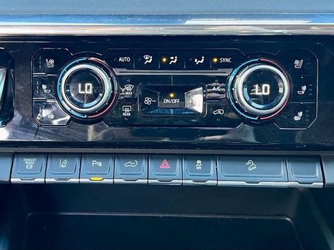 Used 2025 GMC Sierra 2500 Denali Ultimate image 37