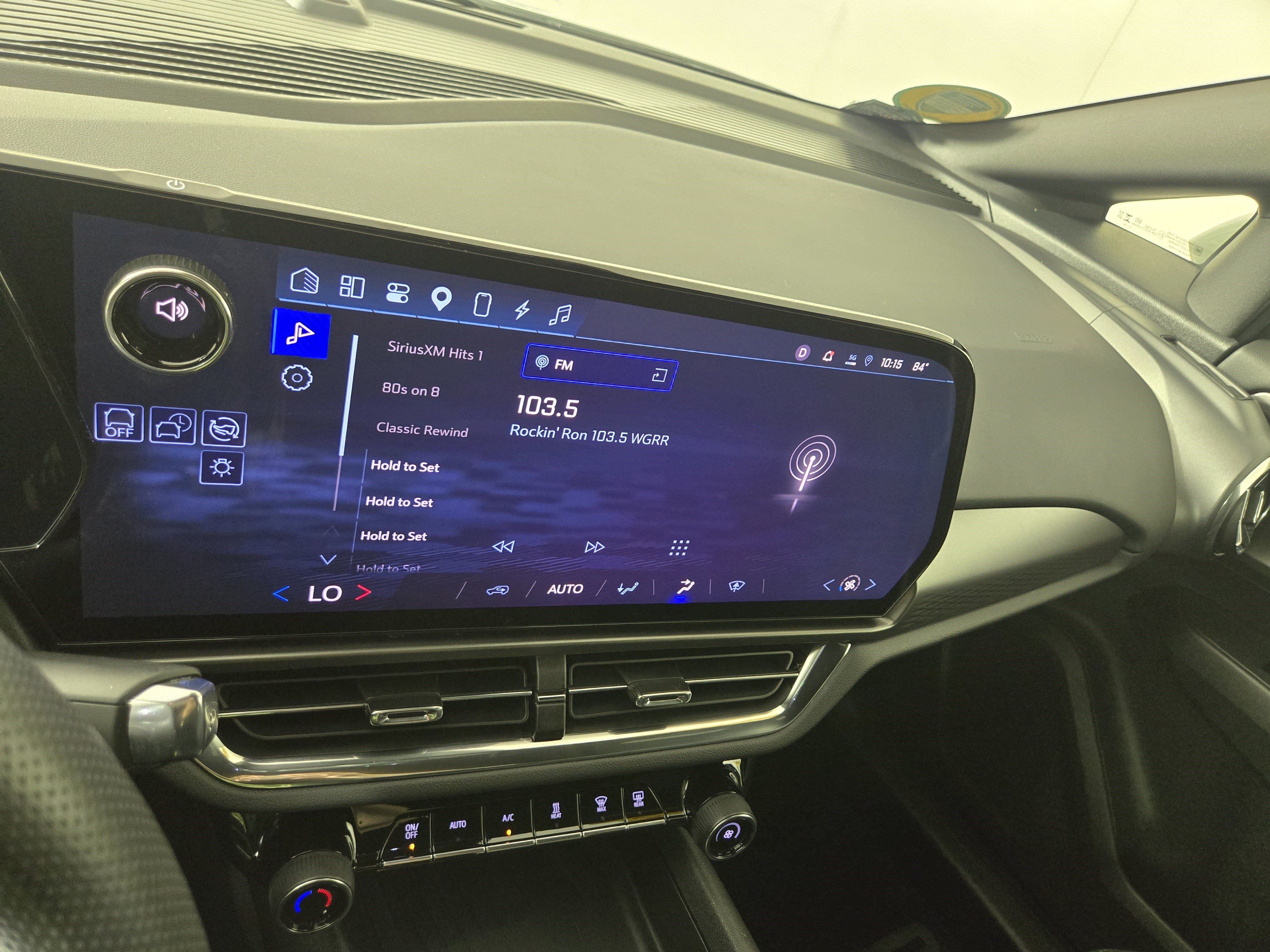 Certified 2025 Chevrolet Equinox EV LT FWD image 19