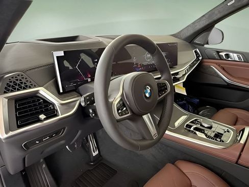 Certified 2026 BMW X7 xDrive40i w/ M Sport Package AWD/4WD image 24